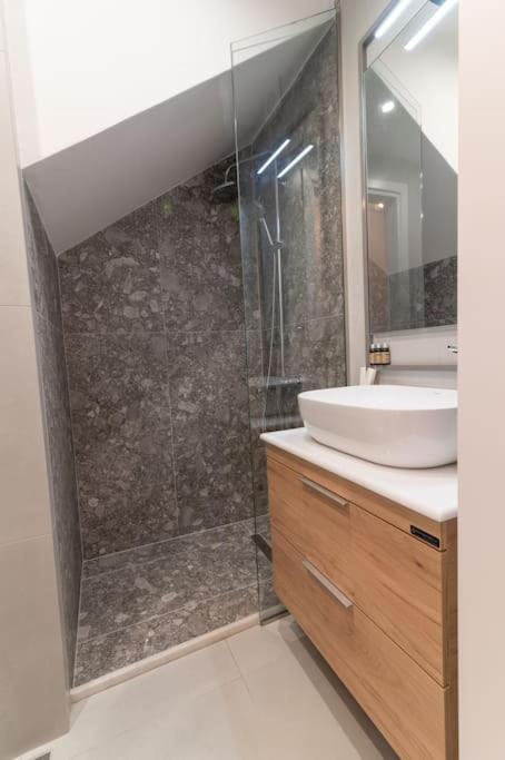 Ferienwohnung Μεζονέτα Με Θέα Στο Πάρκο Σταύρος Νιάρχος One Athen Exterior foto